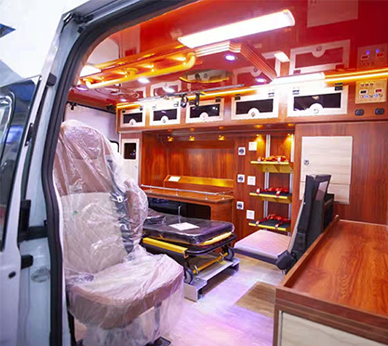 桑日县车辆内部展示